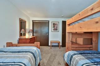 Liquid Lodge Lower - 2BR Duplex near Killington with 4 PM Checkout - 7