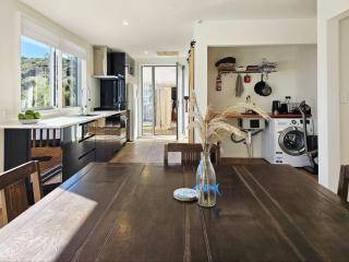 Pohara Coastal View Glamping - 9