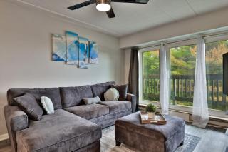 Treetop Hearth at Mountain Green - 1BR Balcony Condo - Sleeps 4 - 5