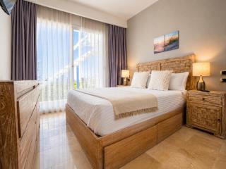 Luxury Cana Bay Penthouse - 8