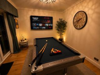 4BR 3Bath Home Free Parking & Private Garden - 8