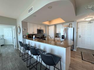 Coastal Condo with Shared Pools - 6