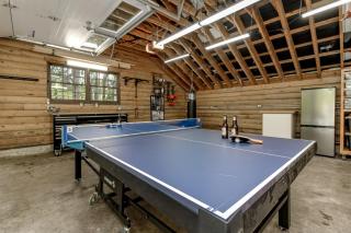 Tranquil and Private 2 Bedroom Cabin with Hot Tub - 1