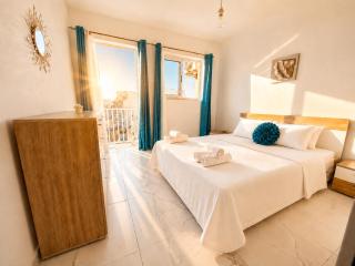 Bugibba 2-Bedroom Apartment with Balconies Near the Beach - 0