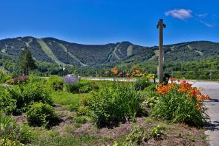 Summit Glow at Mountain Green - 2BR Mountain-View Condo - Sleeps 6 - 6