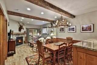 Forest Hearth at The Woods - 2BR Garden Condo with Pool & Spa - Sleeps 6 - 8