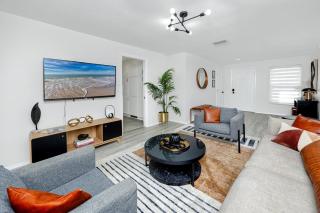 Clearwater Cabana LUXURY Home with Private Pool - 9