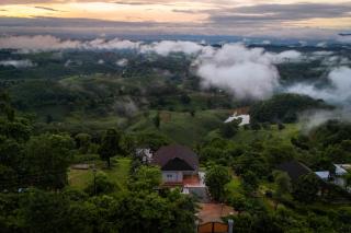 Tsuya Hill Private Mountain View Villa, Chiang Rai - 8