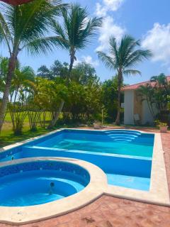 Escape to the tropics in Cocotal with pools and golf - 8