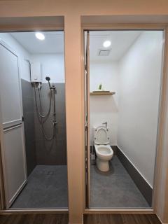 Japandi Minimalist Condo Near Festive Walk Iloilo - 9