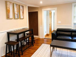A COZY Apartment Close to UMASS - 0