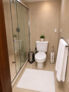 2BR-3BA Condo Block from Beach w Rooftop Jacuzzi - 0