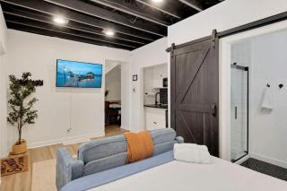 Housepitality - The Brandenburg Suite - Efficiency - 9