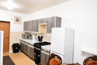 Spacious 6-Bedroom Home Ideal for Groups & Contractors - 8