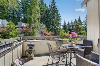 Stylish 2BR Near Bellevue & Kirkland w/ Pool+AC - 4