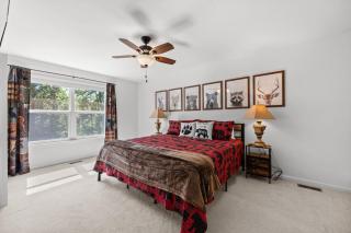 Stunning Smoky Mountains Cabin - Games Room and Fire Pit and 3 Kings bed and Hot Tub - Sevierville - 8