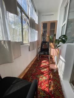 Cozy 1BR Apt, Sleeps 4 Free Parking - 6