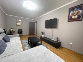 Cozy 1BR Apt, Sleeps 4 Free Parking - 4