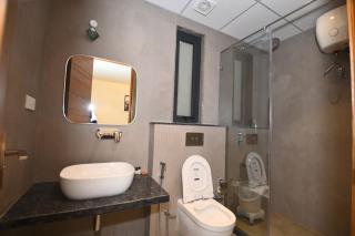 Hotel Layover Stay-3 Minutes From the Airport - 5