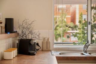 Private 2BR Top Floor Escape Edge of CBD - 1