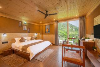The Village Retreat Kufri Shimla l Family Events I Multi Cuisine Restaurant l Sky Bonfire l Power Backup l Free Parking l Kufri By Exotic Stays - 4