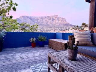 City Penthouse with Table Mountain views & hot tub - 9