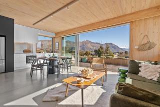 Architecturally Designed - Wanaka Holiday Home - 4