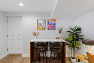 Sunset Bluff - Ocean Views, Hot Tub, Sleeps 9 - 7