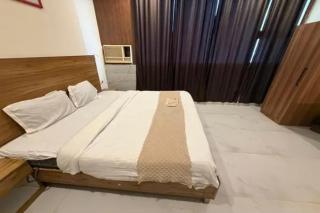 FabHotel Royal Inn II - 5