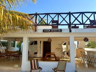 House with Pool, Rooftop, Terrace & Bar, AC - 0