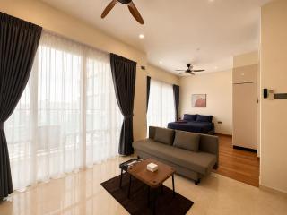 Tri Tower Sable & Sand Studio 4Pax Balcony - 2