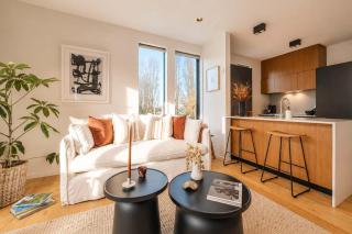 Chic and Contemporary Living at Cambridge Terrace - 0