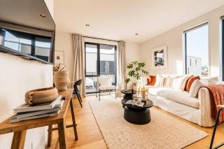 Chic and Contemporary Living at Cambridge Terrace - 1