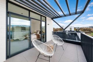 Chic and Contemporary Living at Cambridge Terrace - 8