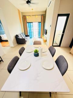 Reizz Residence by Orion's Suite - 8