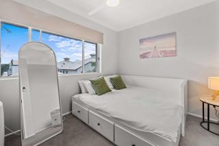 Prime Ascot Location Comfortable 2BR Townhouse - 8