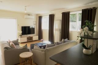 Family home in Prime location Melbourne - 1