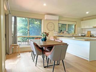 Pet-Friendly Retreat 2BR Ringwood Prime location - 5