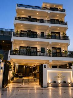 Hotel Blue Horizon Corporate Stay Sec-144 Near 142-143 Metro - 0