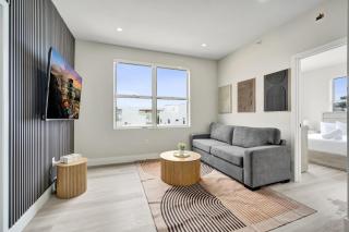 Prime South Beach Condo Block from the Ocean 406 - 5