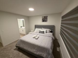 20mins from Edmonton Airport - 8