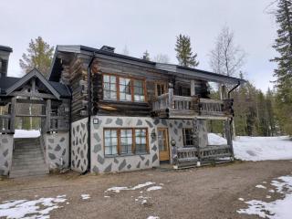 Rukanjurmu 9 - Spacious 2BR Log Apt with Sauna - 0