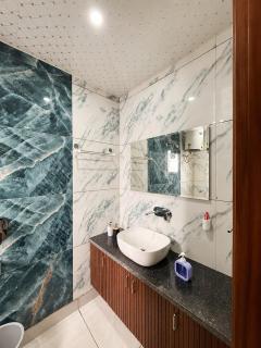 The Zenith Stay Luxury 3BHK Apartment - 2