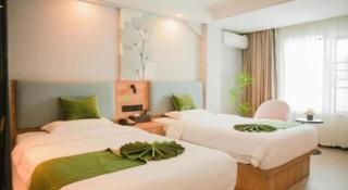 GreenTree Inn Express Hainan Haikou Haixiu Zhong Road - 5