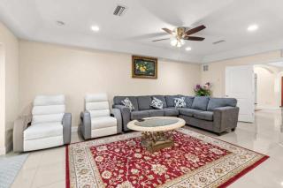 4BR Escape 10 Mins to Madeira & Clearwater Beach - 5
