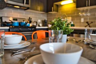 Luxury 3BR Spacious Suite Sleeps 8 Guests with Patio, Skyline View, Optional Parking and Gym Access Near McCormick Place and Lakefront - 3