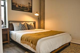 Luxury 3BR Spacious Suite Sleeps 8 Guests with Patio, Skyline View, Optional Parking and Gym Access Near McCormick Place and Lakefront - 8