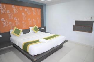 FabHotel Relax Inn - 6