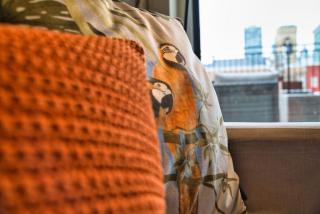 Luxury 3BR Spacious Suite Sleeps 8 Guests with Patio, Skyline View, Optional Parking and Gym Access Near McCormick Place and Lakefront - 4