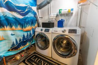 2 Hot Tubs + Sauna + Mountain Views | Winnemucca Retreat - 1